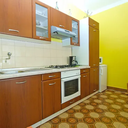 Mario 1622 Apartment *